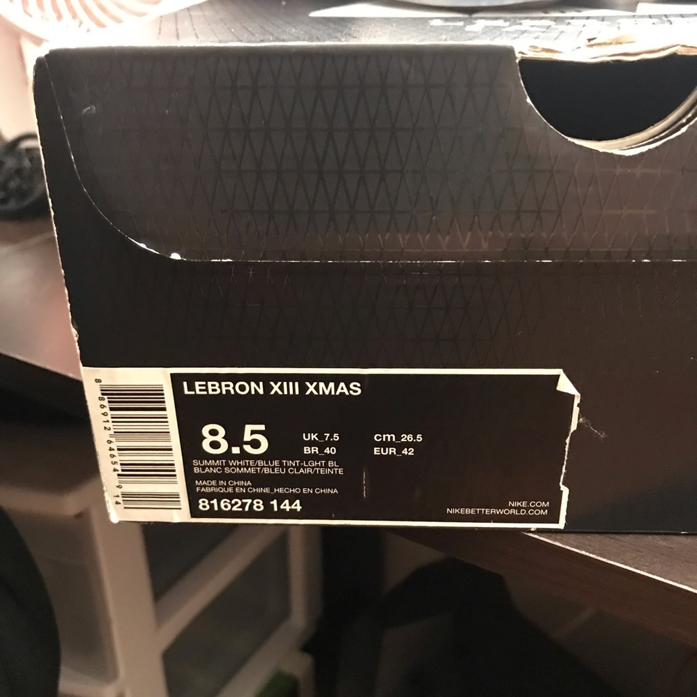Nike-Lebron James VIII Xmas Edition - Picture 4 of 8